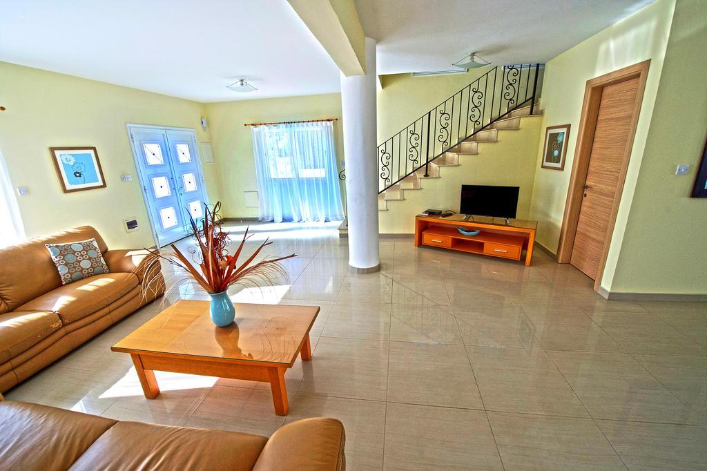 Hara Nissi Beach Villas Ayia Napa Room photo