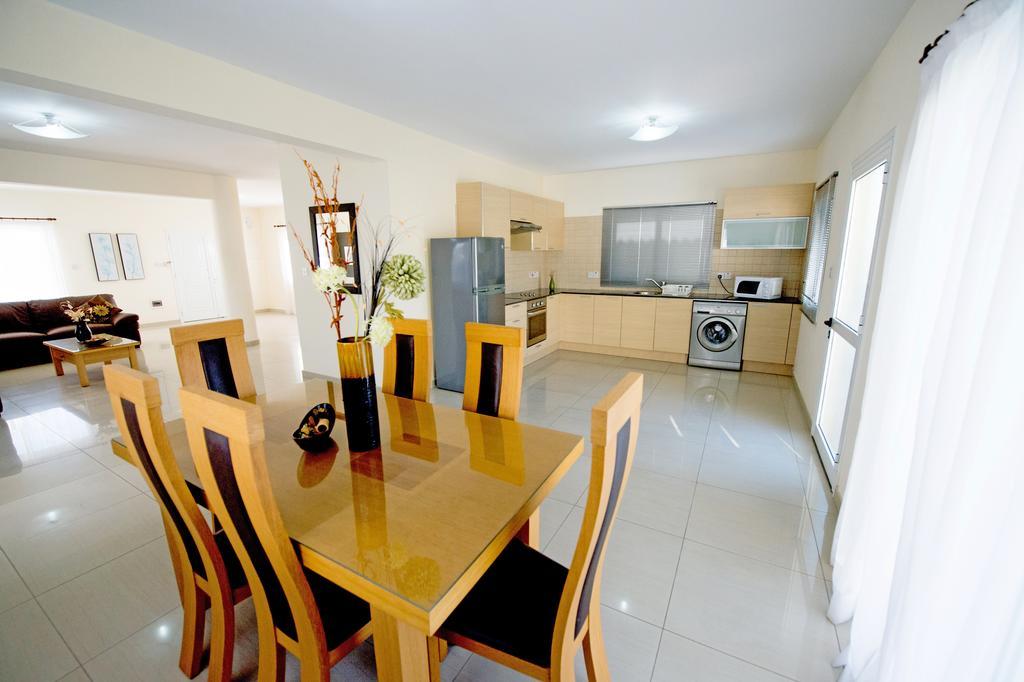 Hara Nissi Beach Villas Ayia Napa Exterior photo